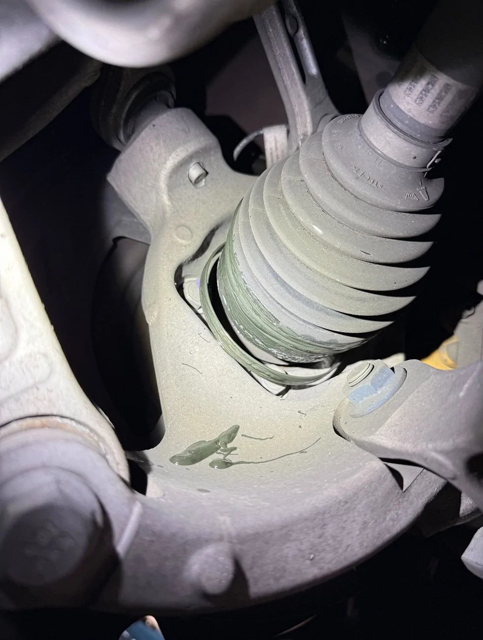 Rivian R1T R1S Right Rear Wheel Suddenly Shifted Rearward – Rivian Diagnosed Impact Damage, No Known Impact 711DEAB6-457A-45ED-B9DB-DFEE1E9B547F