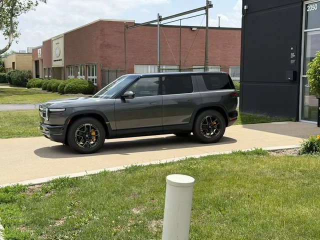 Rivian R1T R1S R2 Roof Sun Shade IMG_8444