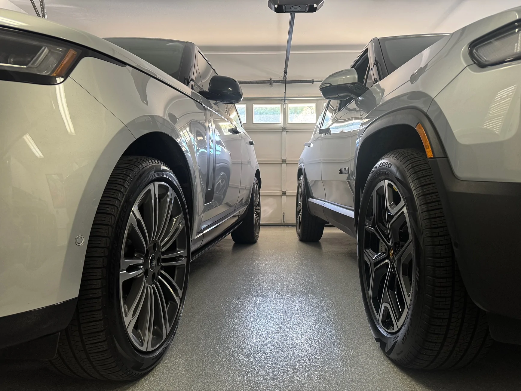 Rivian R1T R1S R1S vs Range Rover P530 IMG_8935