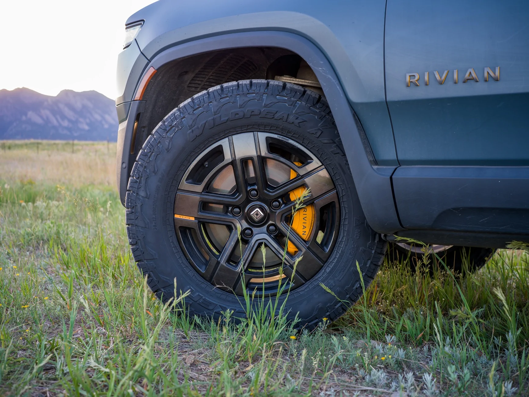 Rivian R1T R1S 35's Do Indeed Be Fittin' Rivian 1
