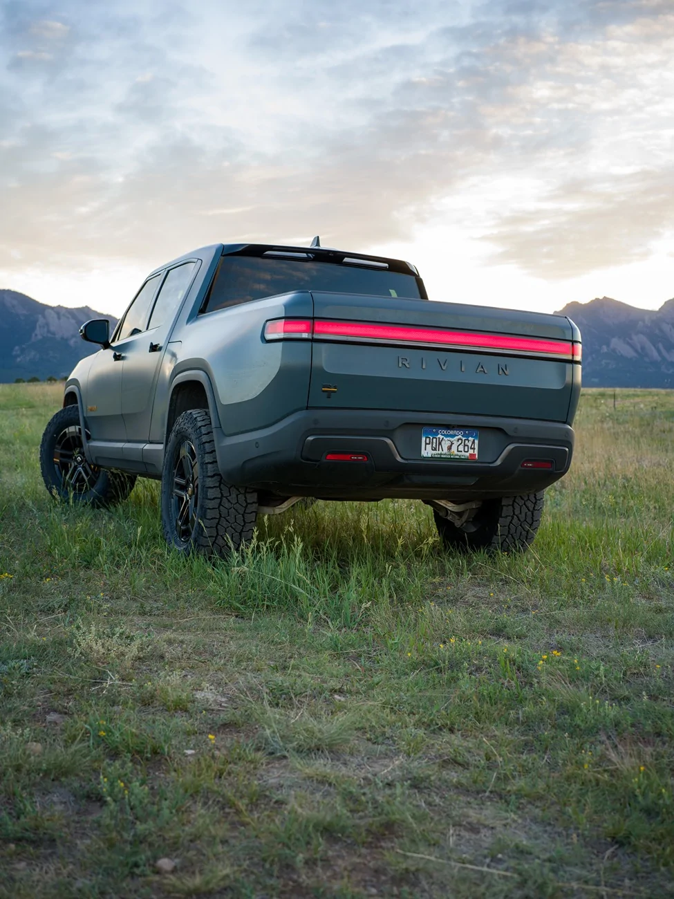 Rivian R1T R1S 35's Do Indeed Be Fittin' Rivian 2