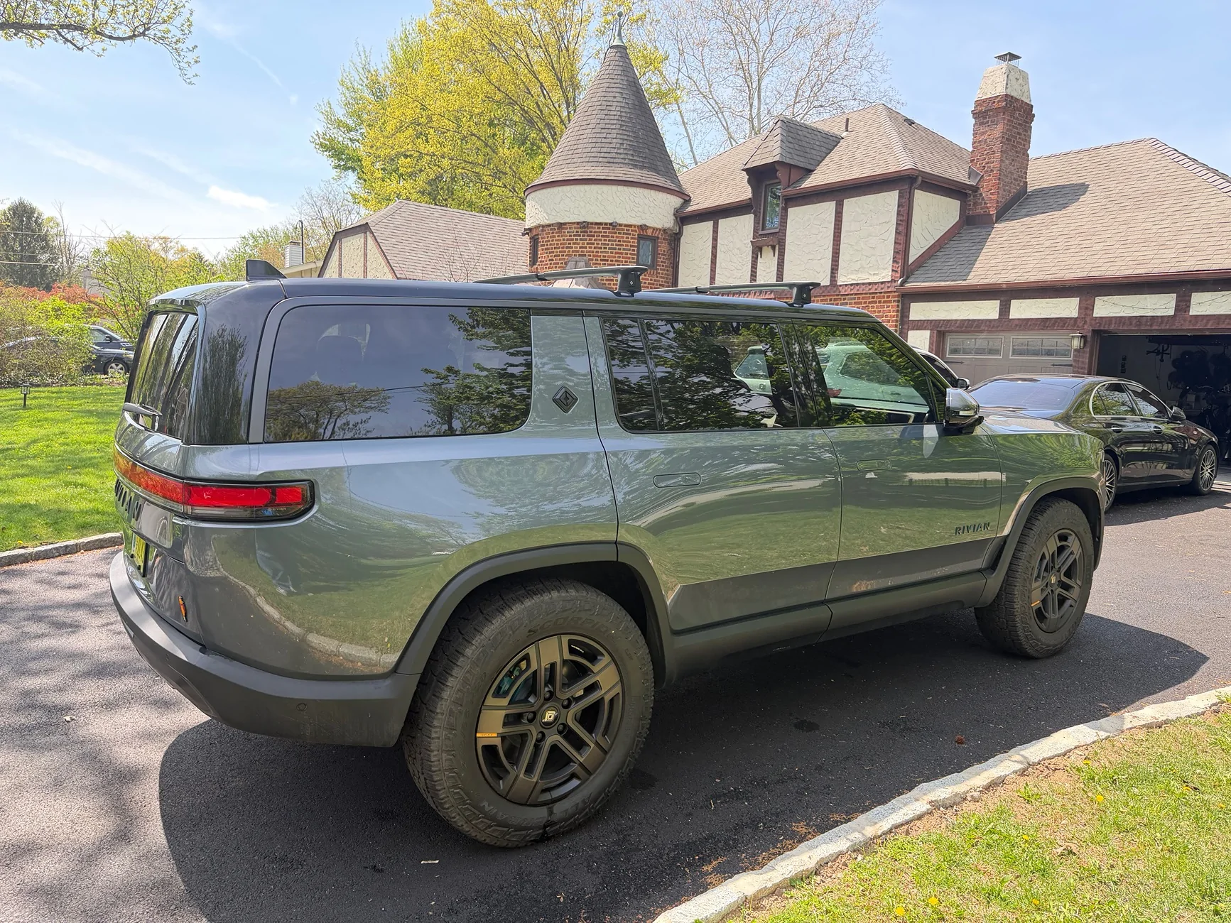 Rivian R1T R1S JOINED THE RIVIAN FAMILY IN FEBRUARY WITH A GEN 2 QUAD AND LOVING IT! HAD TO BUY ALL WHEEL SETS IMG_3250