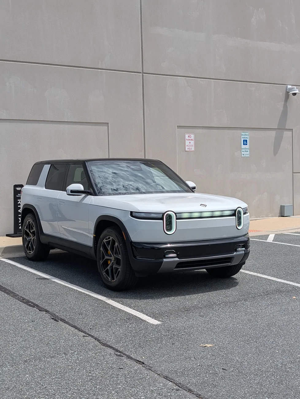 Rivian R1T R1S R2 Demo Drive Scheduling is LIVE! Anyone book test drive yet? 3654