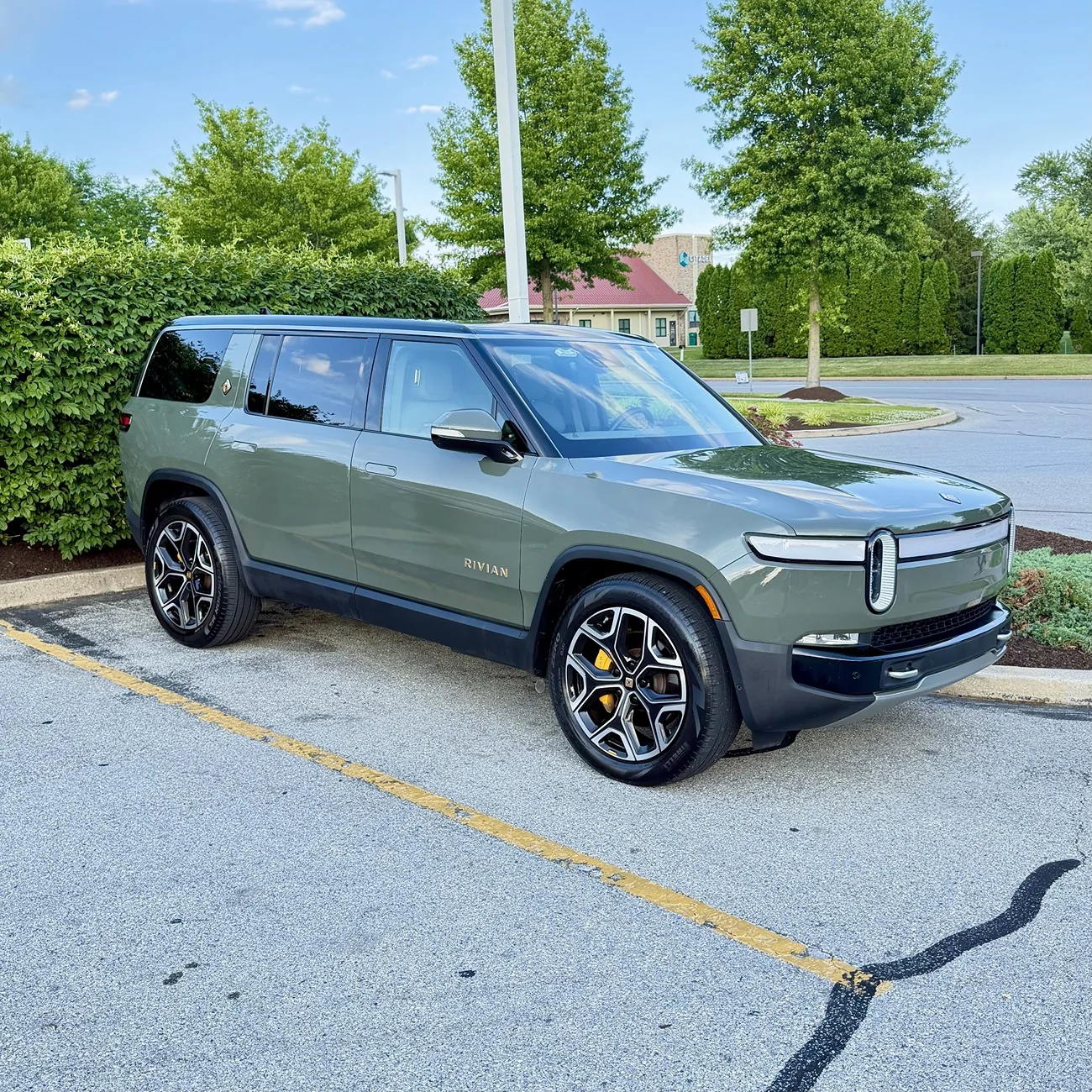 Rivian R1T R1S What did you do TO / WITH your Rivian today? 🧰 20260612_224317376_iOS