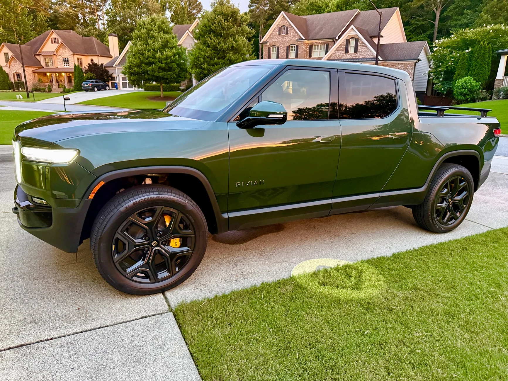 Rivian R1T R1S New owner — 2026 R1T Tri-Max, Forest Green - Accessories Listed IMG_6374
