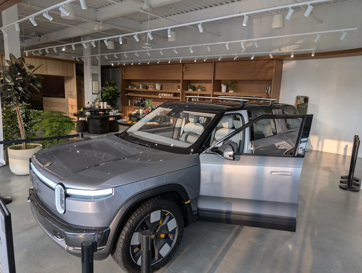 Rivian R1T R1S R2 Color Ranking HDaV24aWoAAkpES