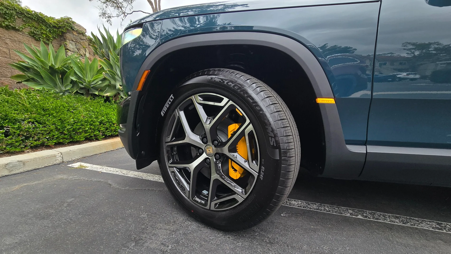 Rivian R1T R1S My R2 Delivered (VIN 0686) - First Photo 📸 20260618_101859