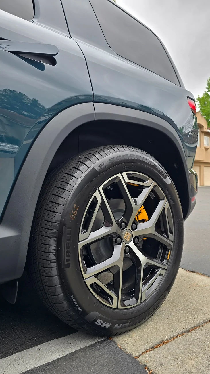 Rivian R1T R1S My R2 Delivered (VIN 0686) - First Photo 📸 20260618_101825