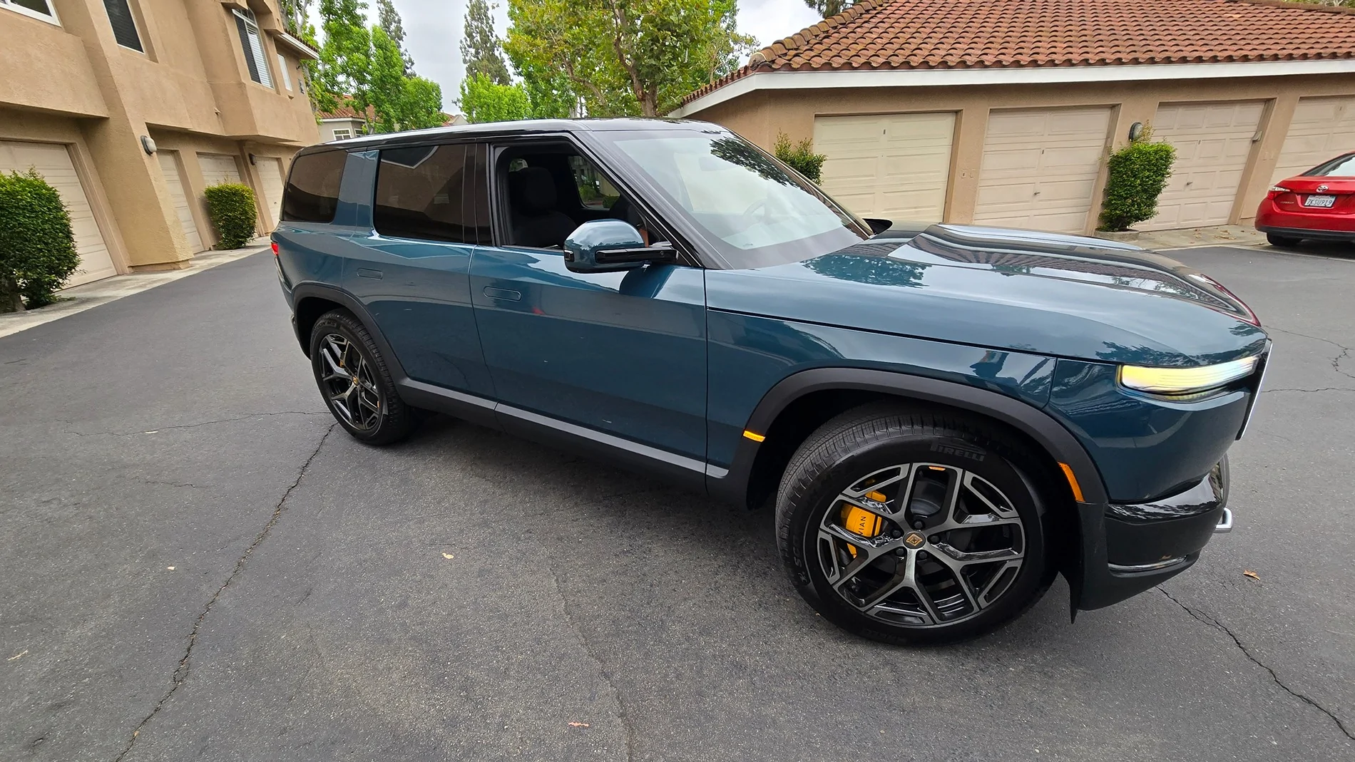 Rivian R1T R1S My R2 Delivered (VIN 0686) - First Photo 📸 20260618_100825
