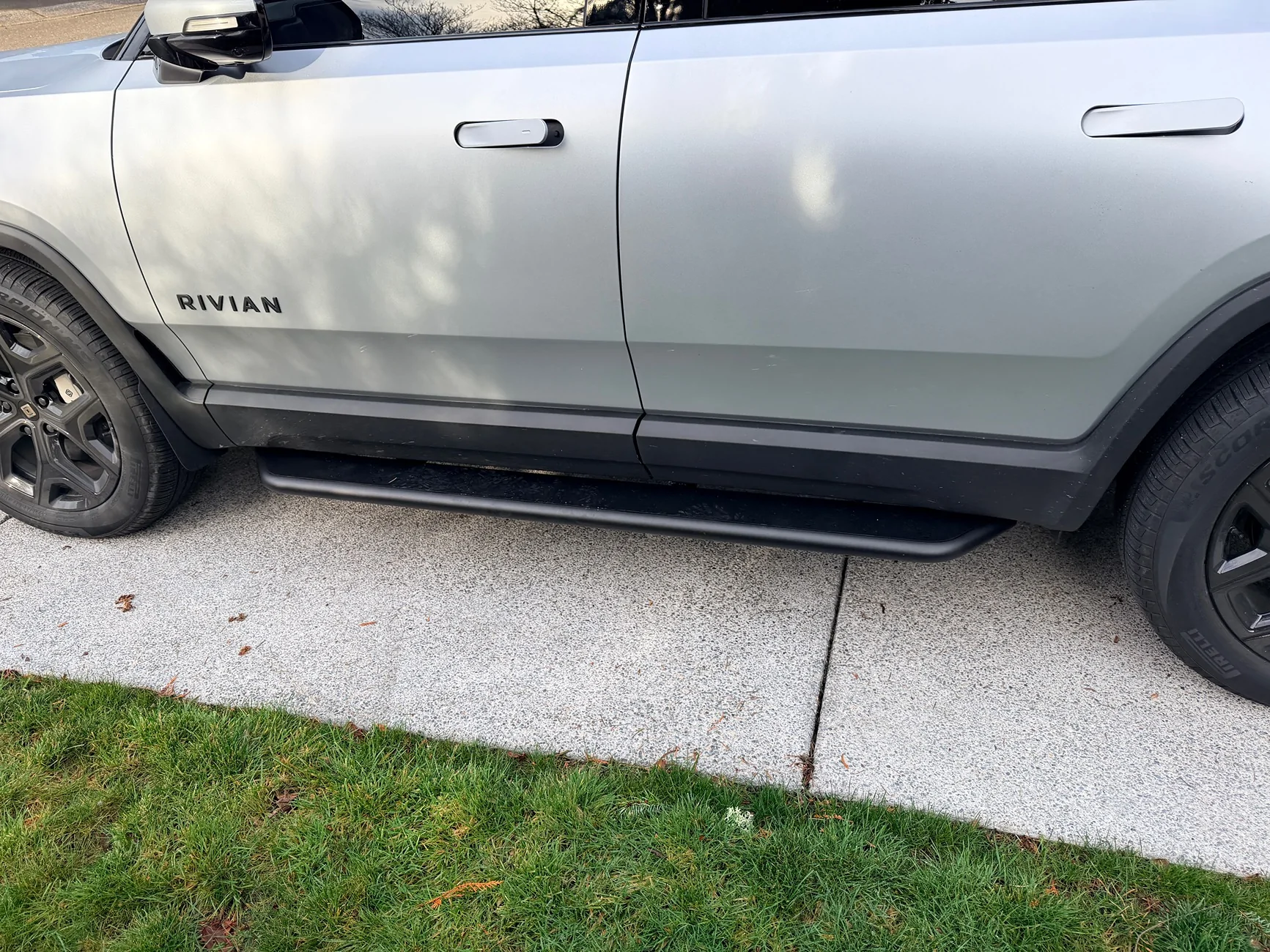 Rivian R1T R1S Best Running Boards for 2025 Rivian R1S - recommendations? IMG_0625