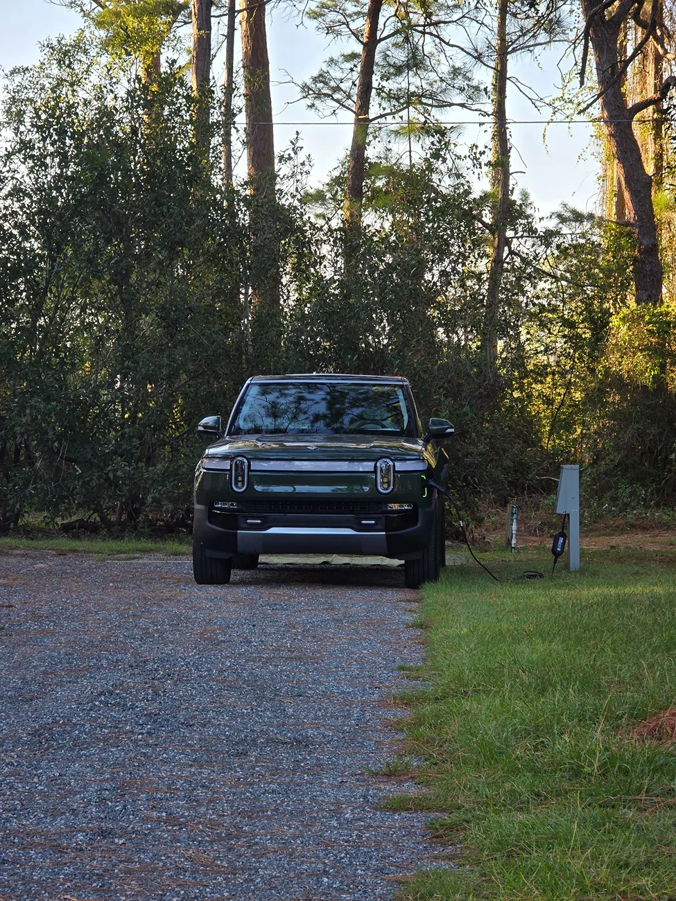 Rivian R1T R1S Those of you with Forest Green R1's 20240824_070610