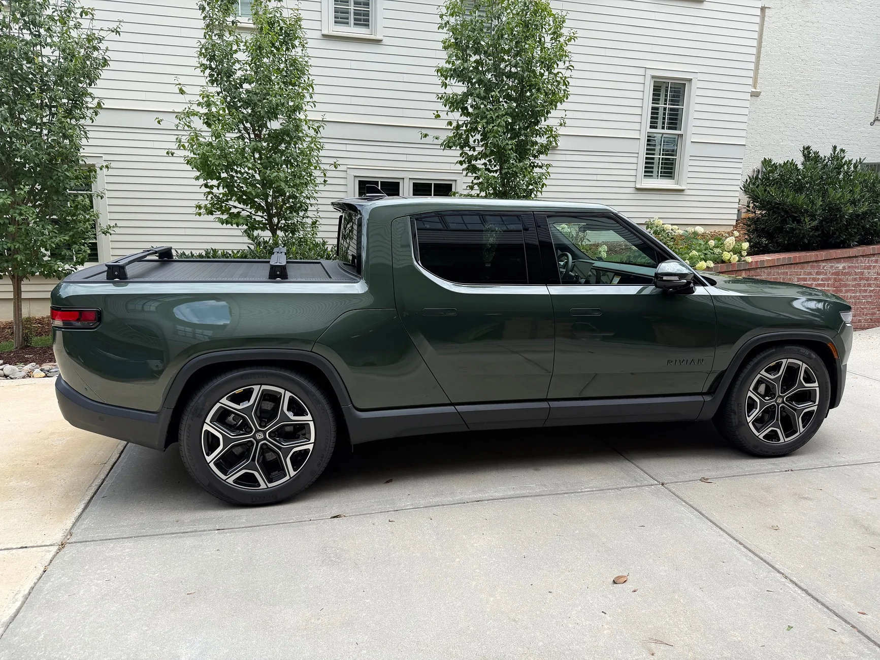 Rivian R1T R1S Those of you with Forest Green R1's IMG_1146