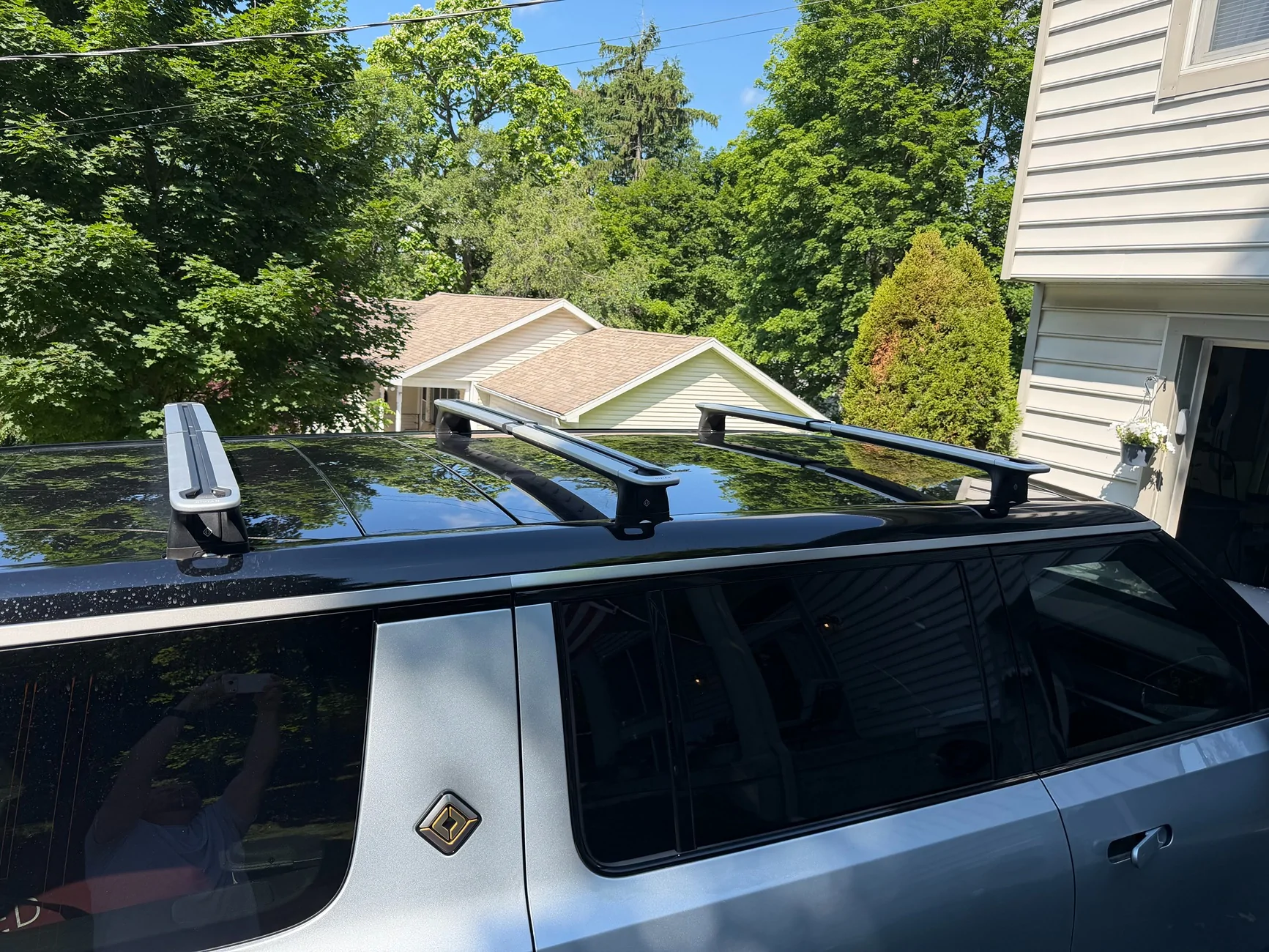Rivian R1T R1S FS: OEM Rivian Crossbars Roof Rack Set of 3 – Genuine Cargo Bars w/ Matching Keys IMG_4343