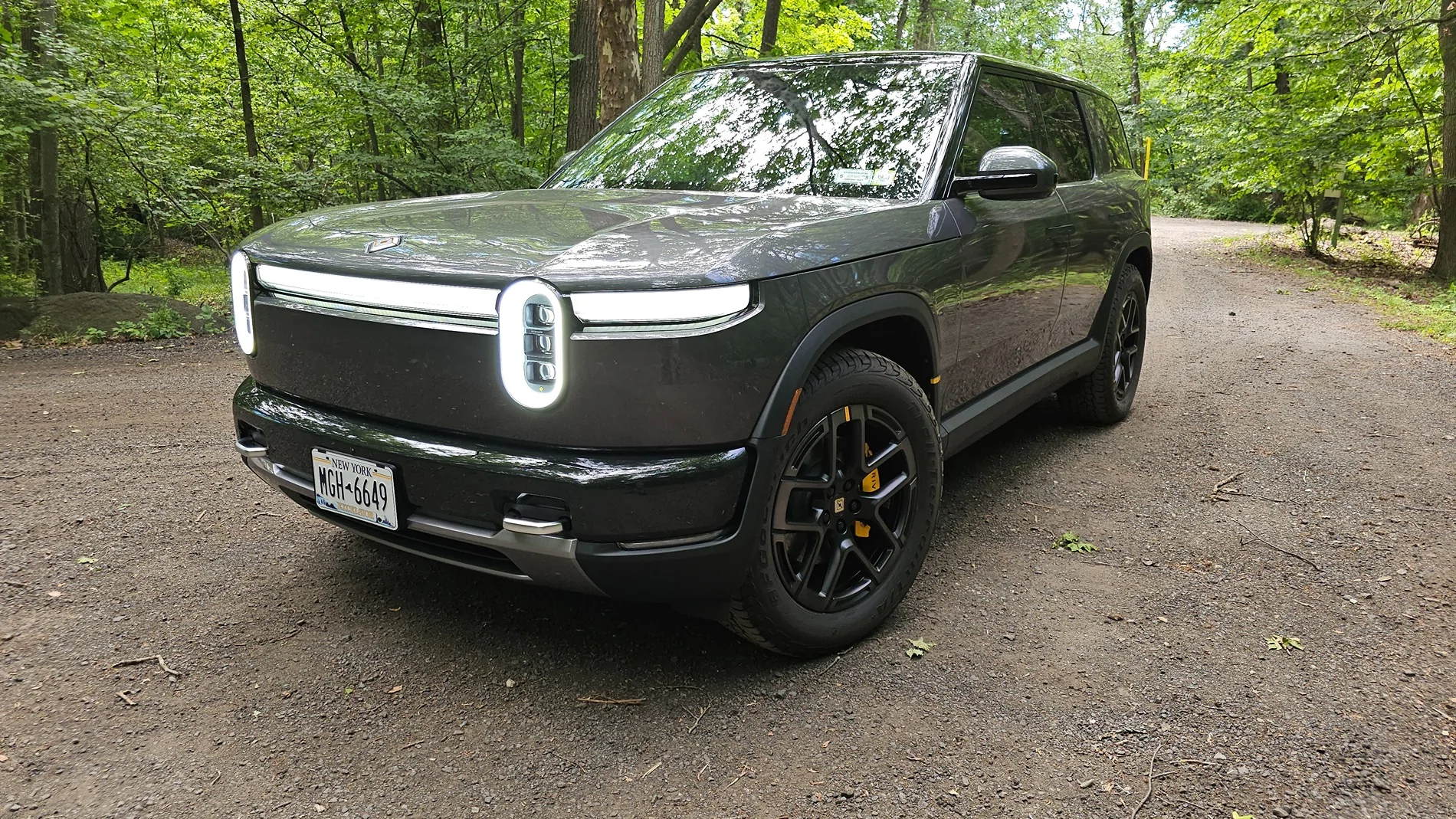 Rivian R1T R1S Test drove Half Moon Grey R2 : Loved it 20260620_104353
