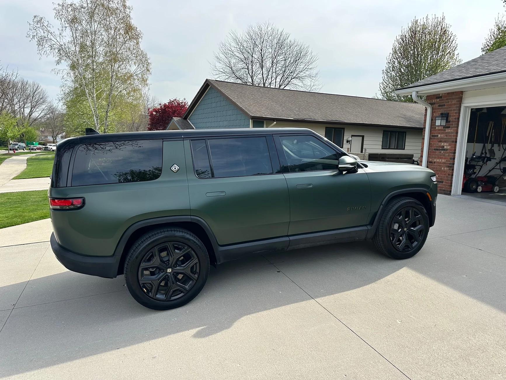 Rivian R1T R1S Those of you with Forest Green R1's IMG_8374
