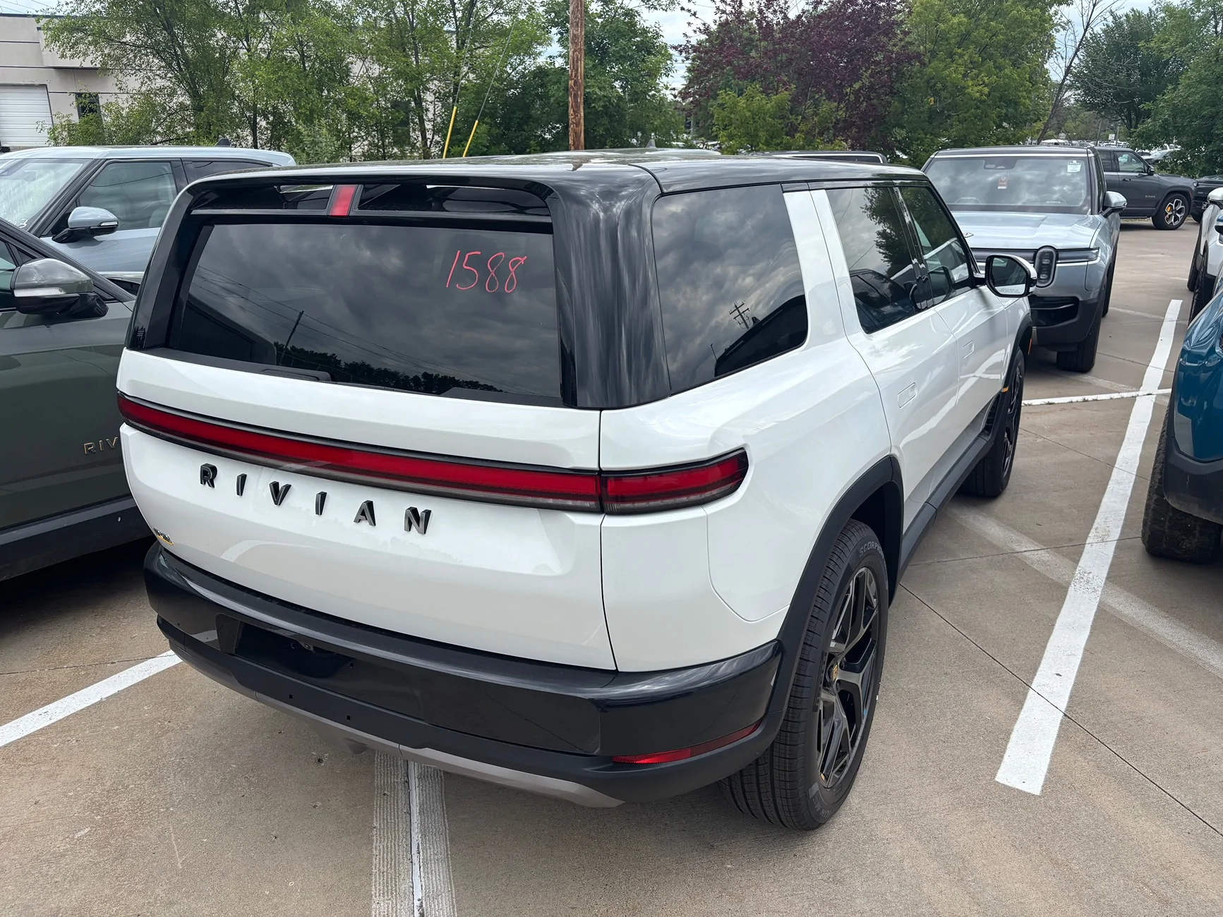 Rivian R1T R1S R2 Orders / VIN / Deliveries List Tracker + Stats 📊 IMG_5716