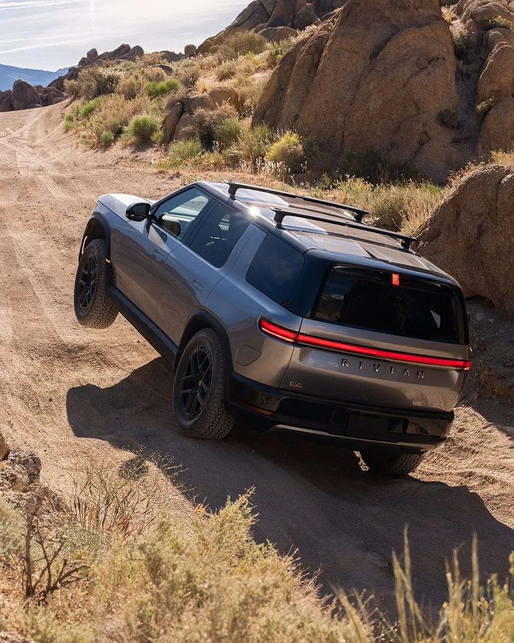 Rivian R1T R1S Esker Silver R2 finally marketed by Rivian! Hi-res official images esker13