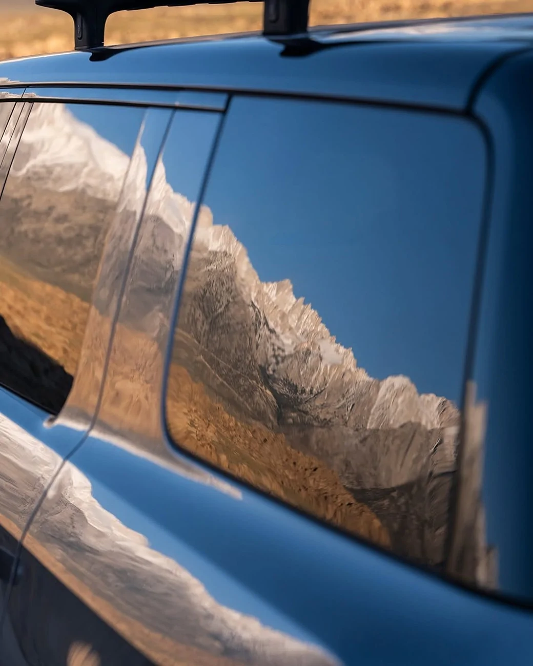 Rivian R1T R1S Esker Silver R2 finally marketed by Rivian! Hi-res official images esker11