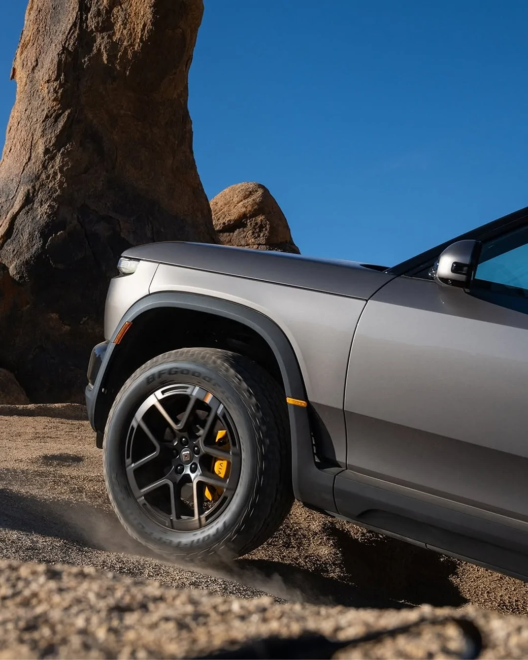 Rivian R1T R1S Esker Silver R2 finally marketed by Rivian! Hi-res official images esker8