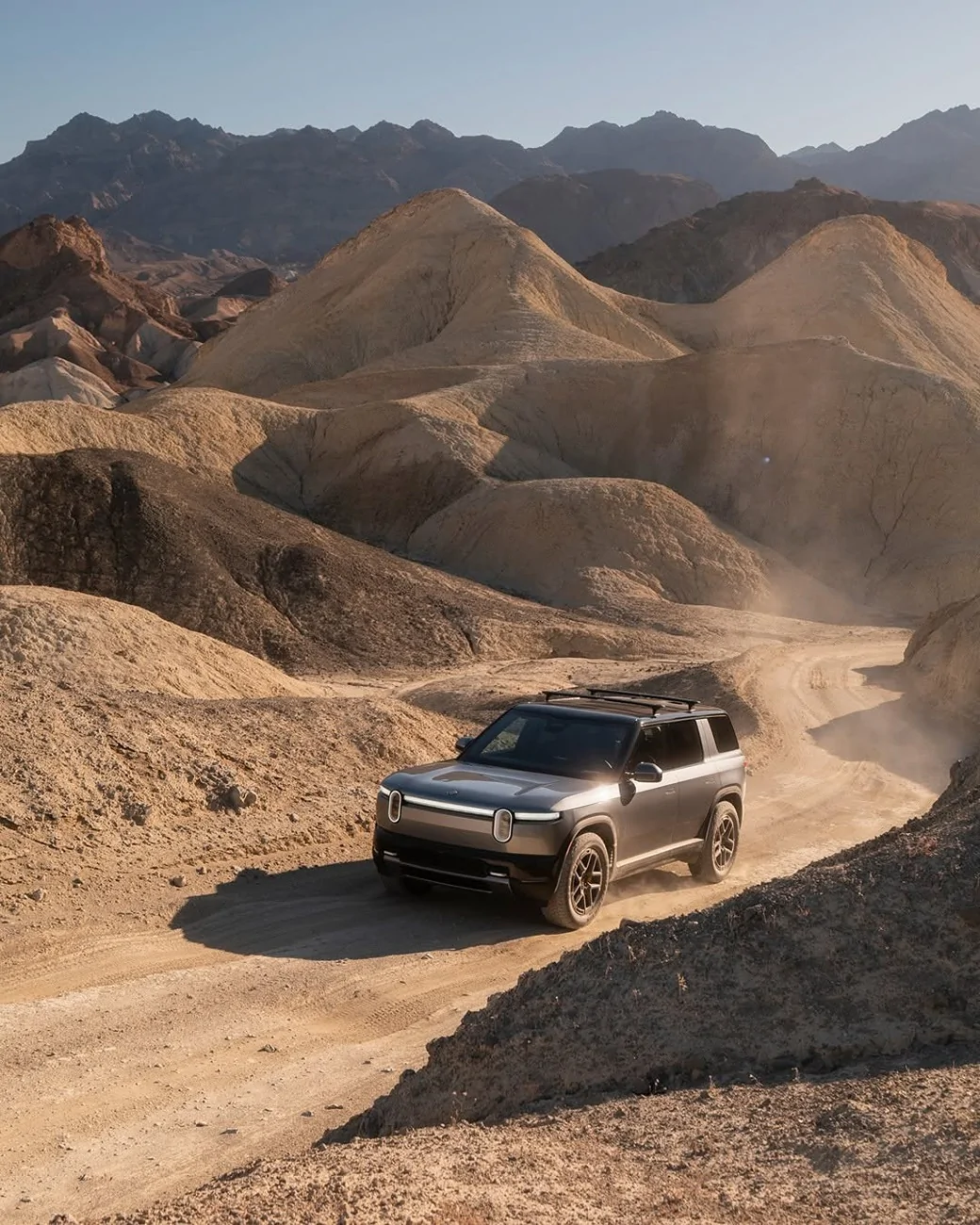 Rivian R1T R1S Esker Silver R2 finally marketed by Rivian! Hi-res official images esker2