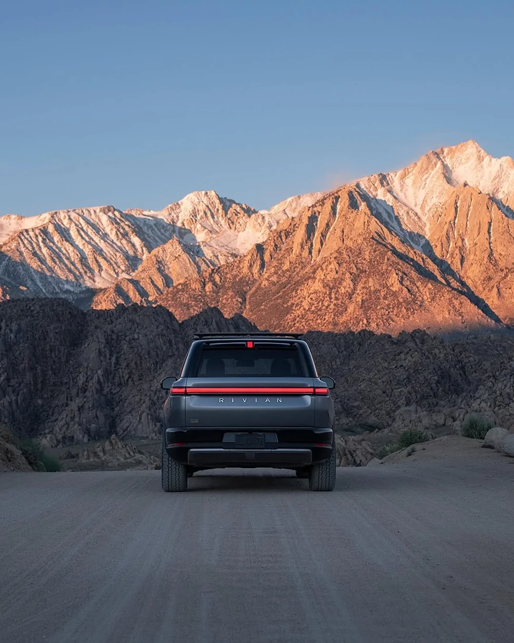 Rivian R1T R1S Esker Silver R2 finally marketed by Rivian! Hi-res official images esker1