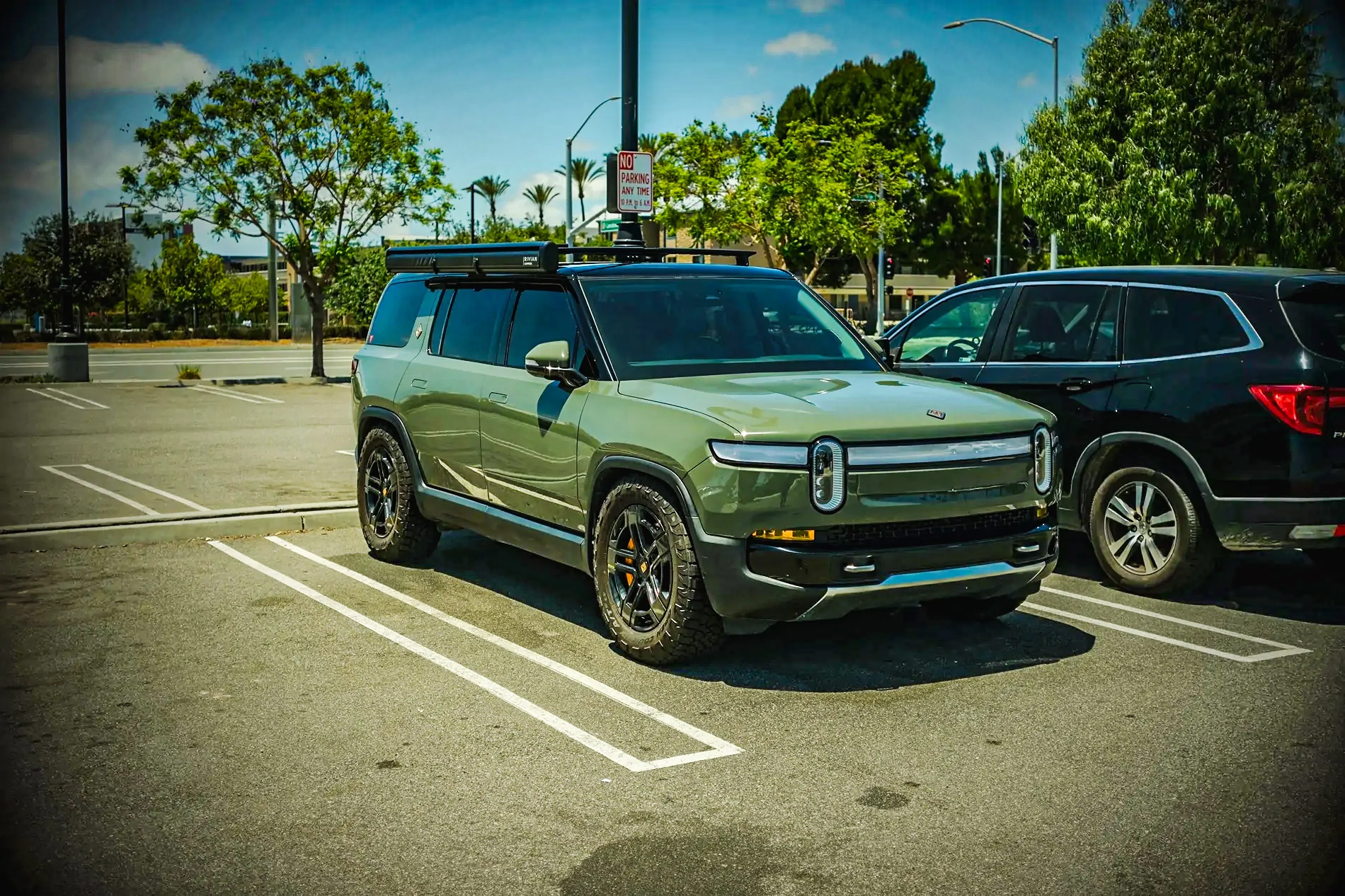 Rivian R1T R1S Random Rivian Photos of the Day - Post Yours! 📸 157757-f90e88ccbc2ea85a6477999f65698811
