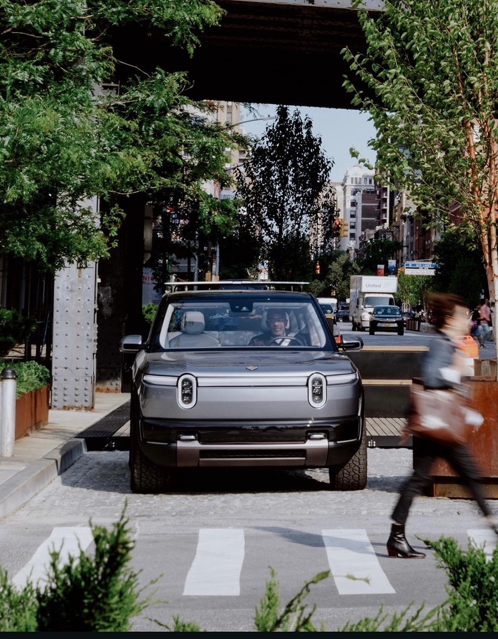 Rivian R1T R1S Esker Silver R2 finally marketed by Rivian! Hi-res official images (Updated With More) R2 Silver_3