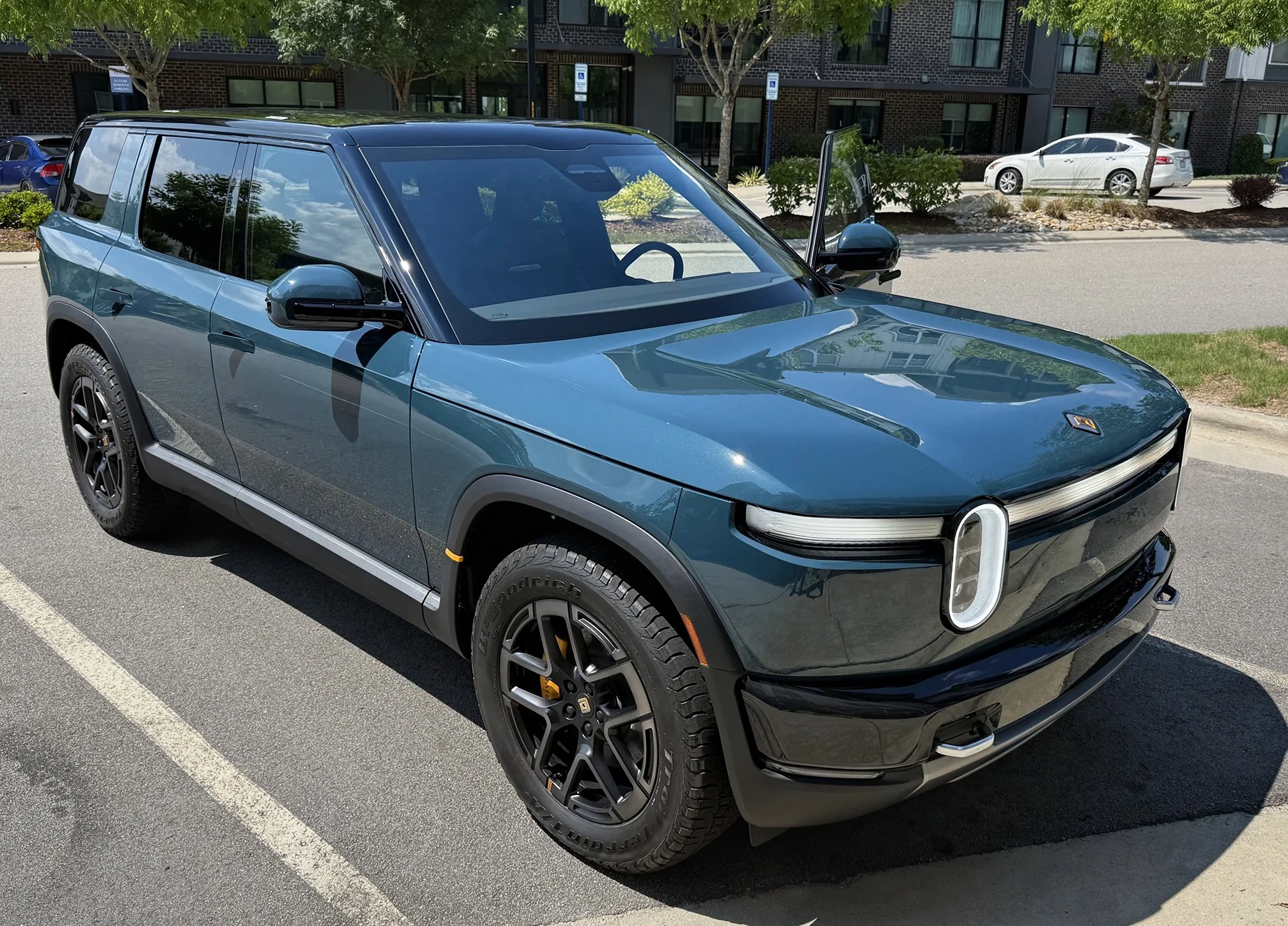 Rivian R1T R1S Finished R2 demo test drive? Share your review / impressions IMG_3967 Copy