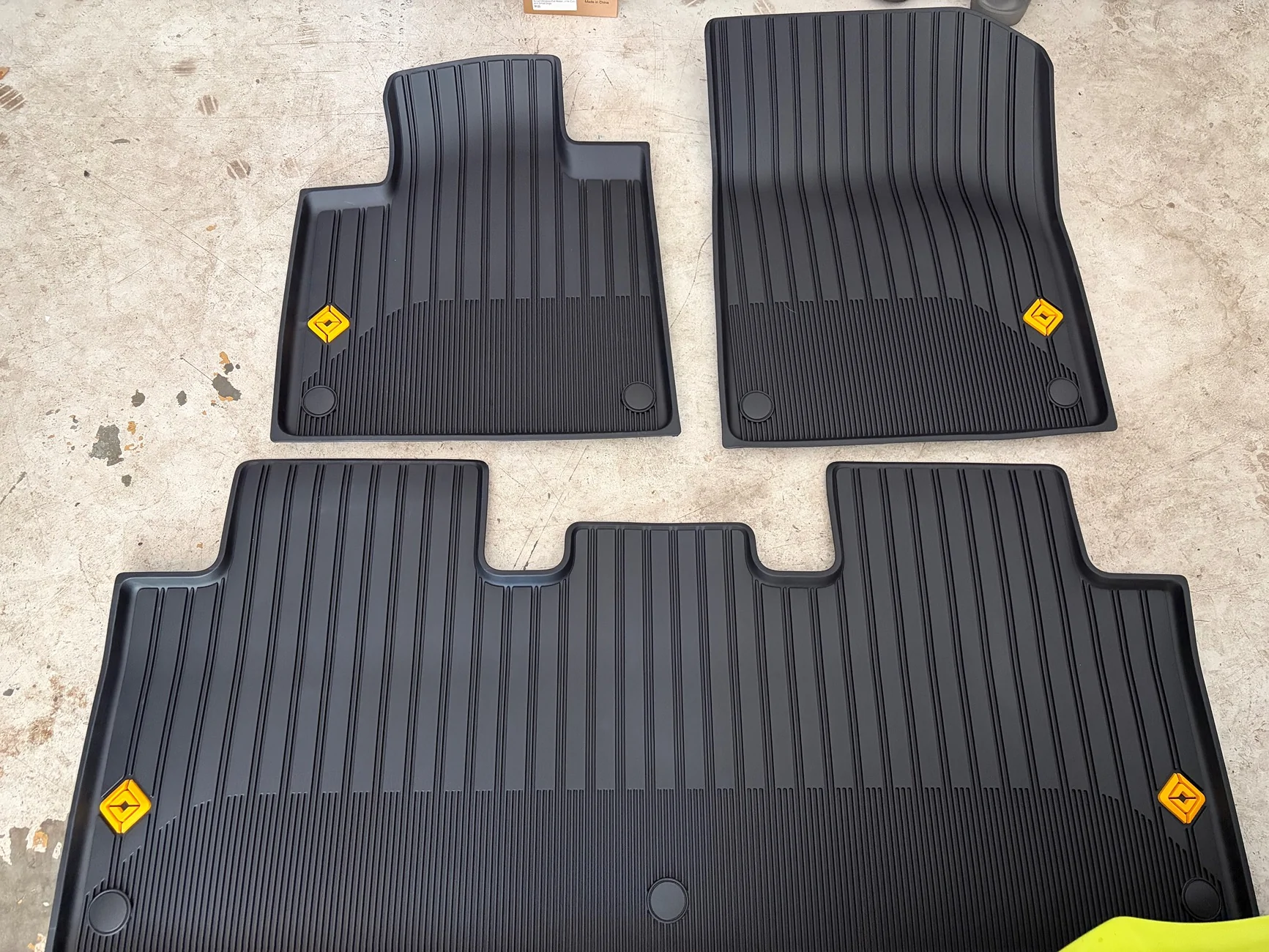 Rivian R1T R1S Aftermarket R2 Floor Mats IMG_1928