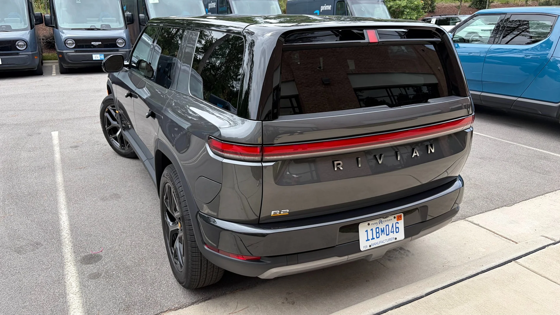 Rivian R1T R1S Rivian R2 teething/early gremlin issues -- new owner needs flatbed 4 hours after delivery IMG_0997