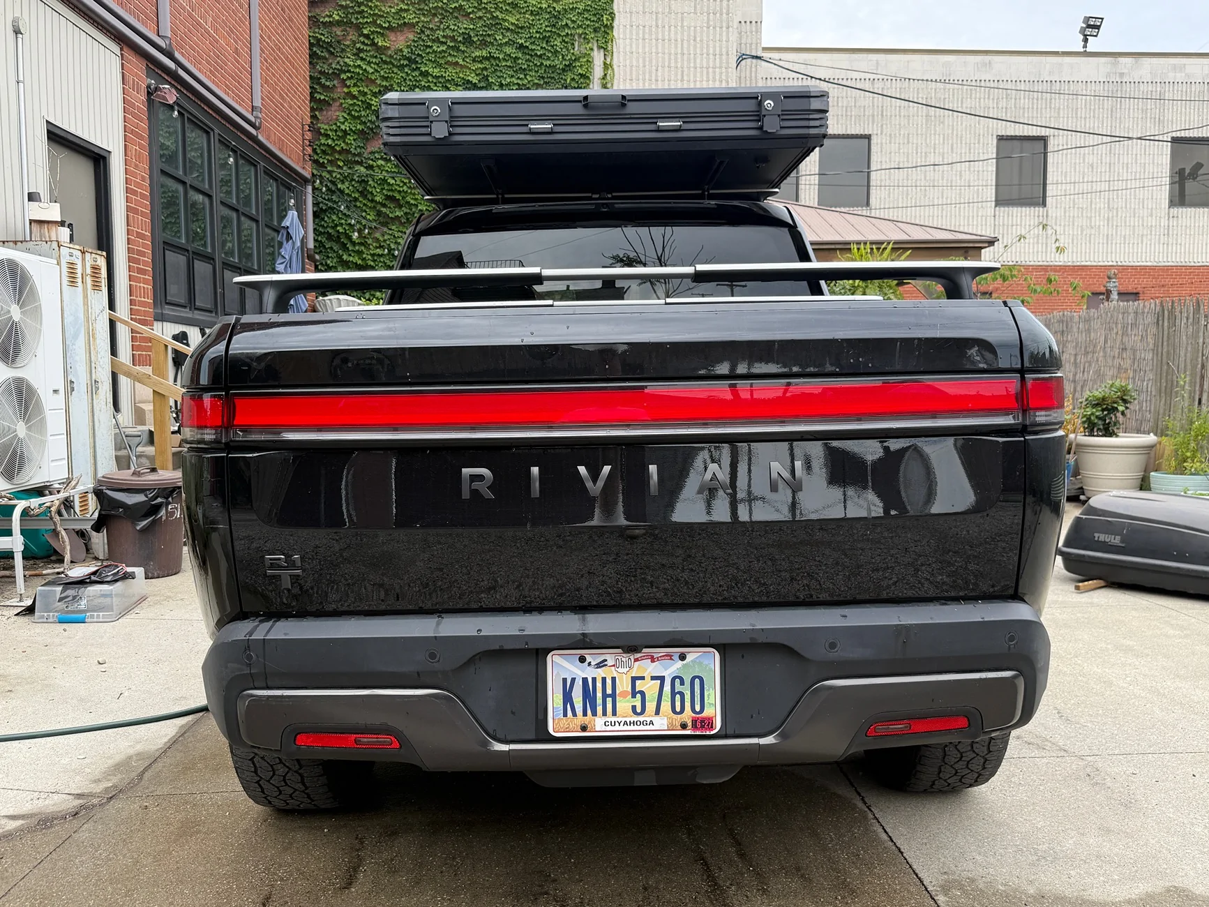 Rivian R1T R1S F/S 2025 R1T Dual Max Midnight with Black Mountain/No longer selling- Dark Ash _15,500 miles - NE Ohio IMG_3179