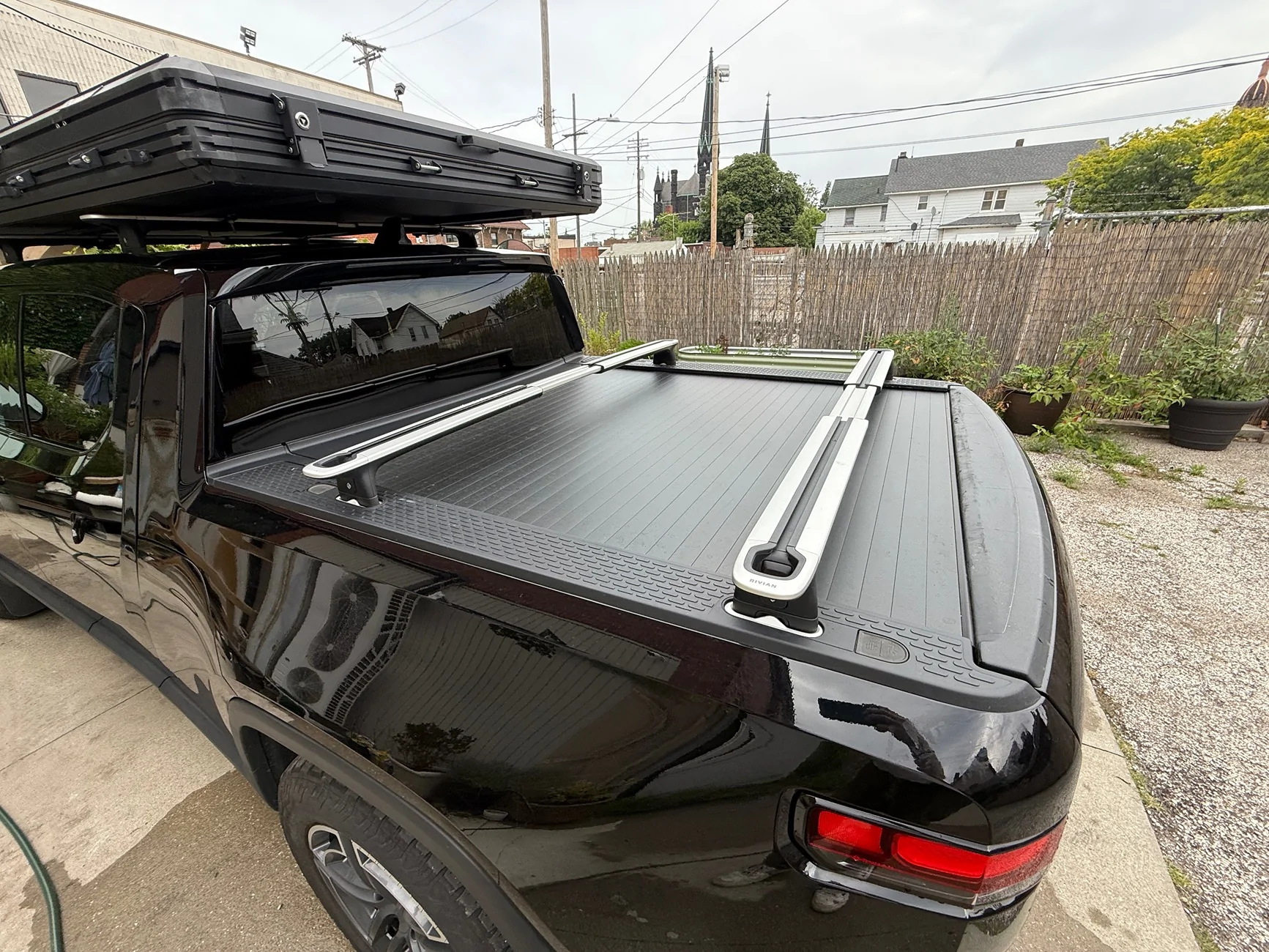 Rivian R1T R1S F/S 2025 R1T Dual Max Midnight with Black Mountain/No longer selling- Dark Ash _15,500 miles - NE Ohio IMG_3192
