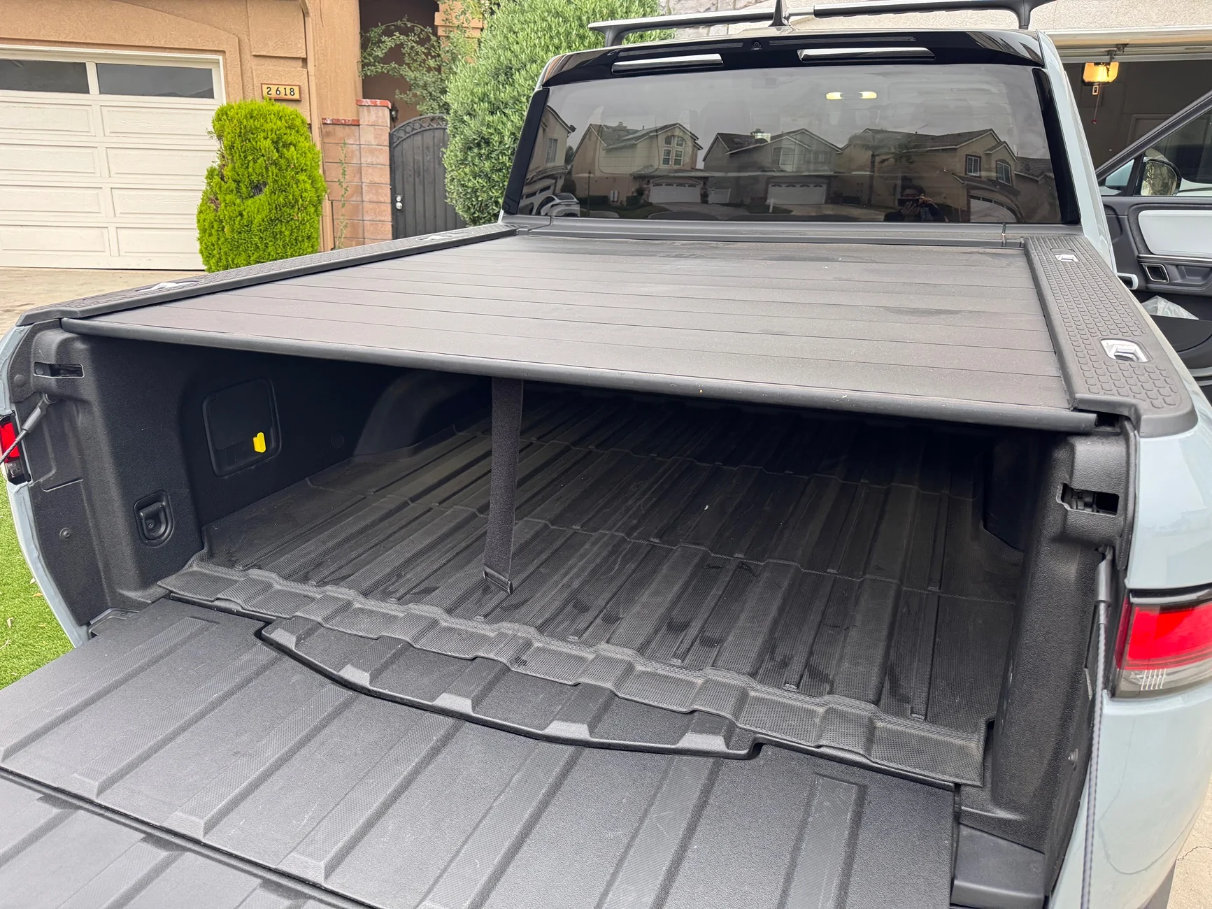 Rivian R1T R1S Interrobang tonneau cover with original storage bag IMG_8965