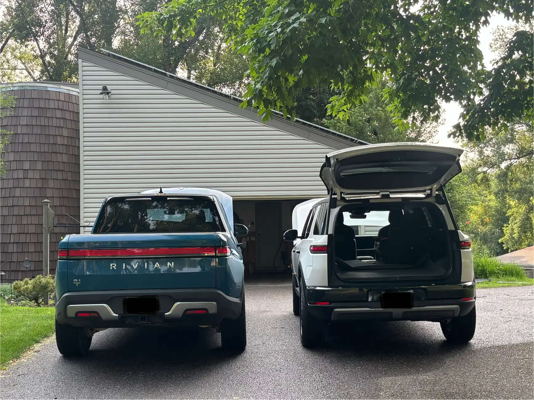Rivian R1T R1S R2 Three Day Ownership Review.  Comparison to R1T.  Efficiency and Range data! tempImageKcgIz8