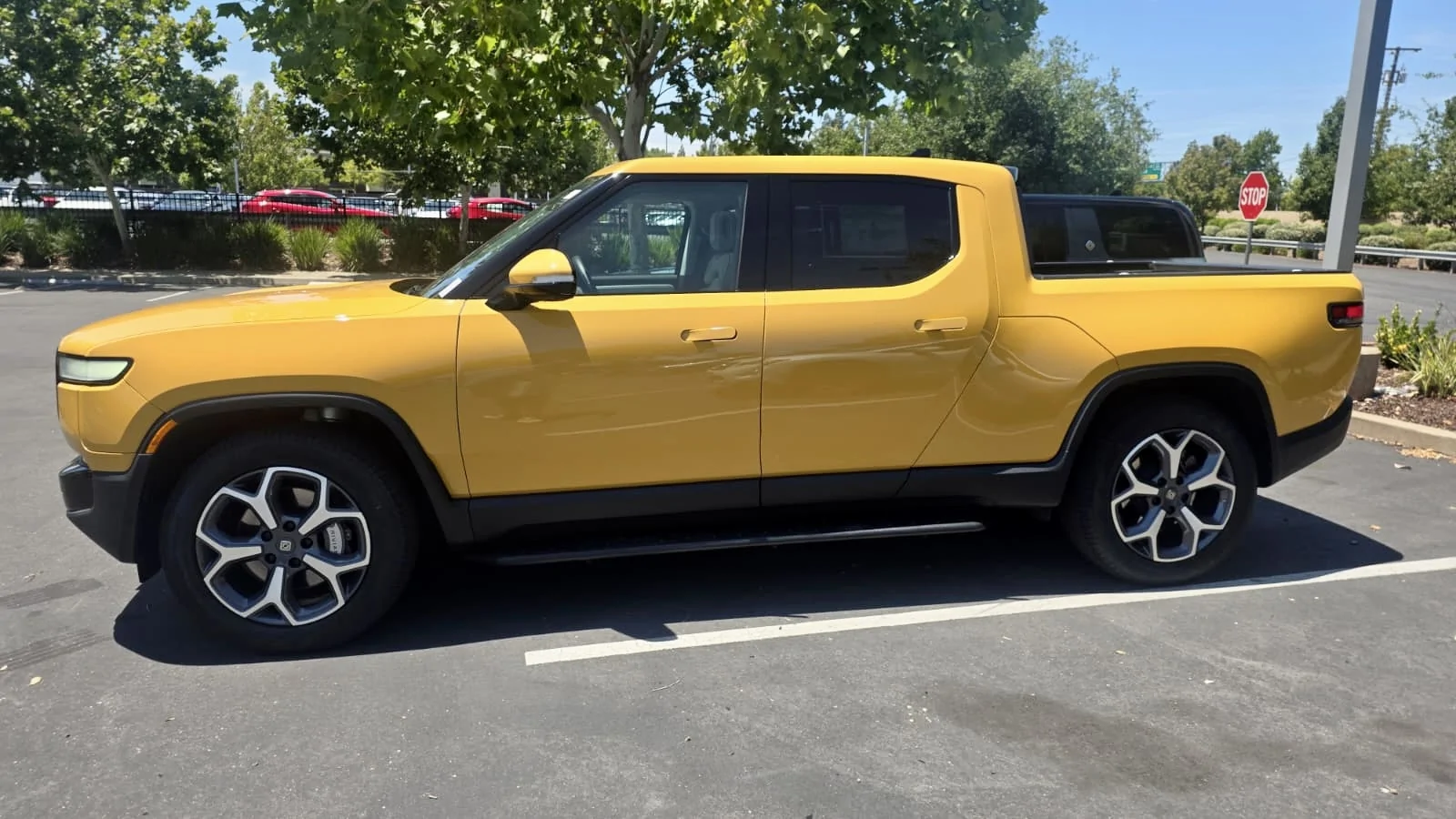 Rivian R1T R1S WTB: 20” wheels. IMG_4341