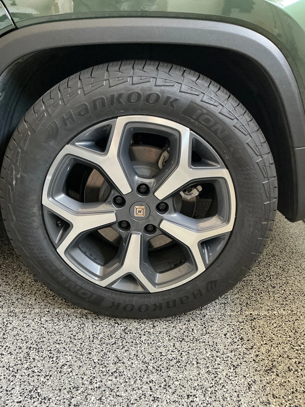 Rivian R1T R1S Hankook Ion HT 21” tires imag