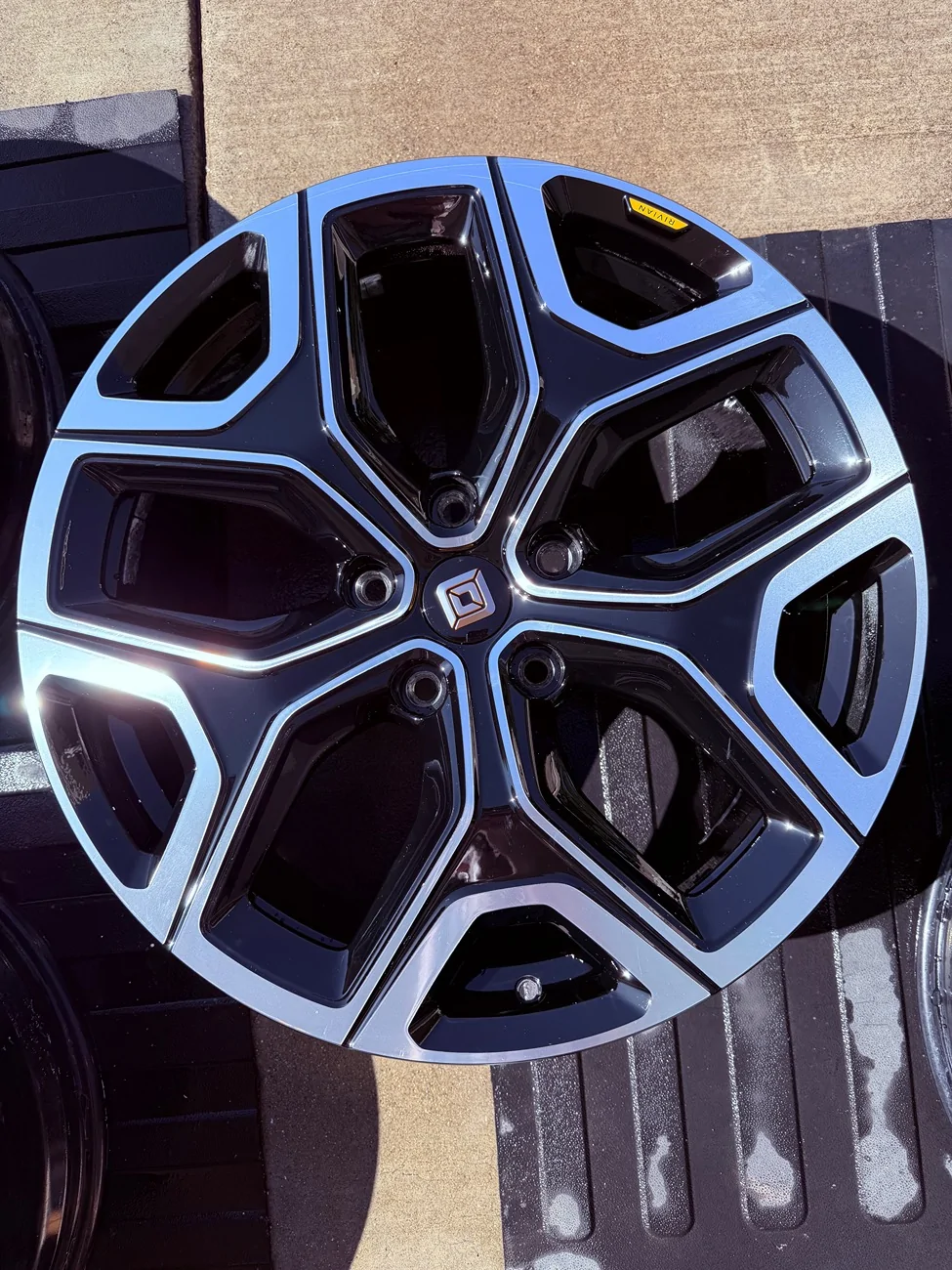 Rivian R1T R1S 22” bright sport wheels and tires IMG_5105