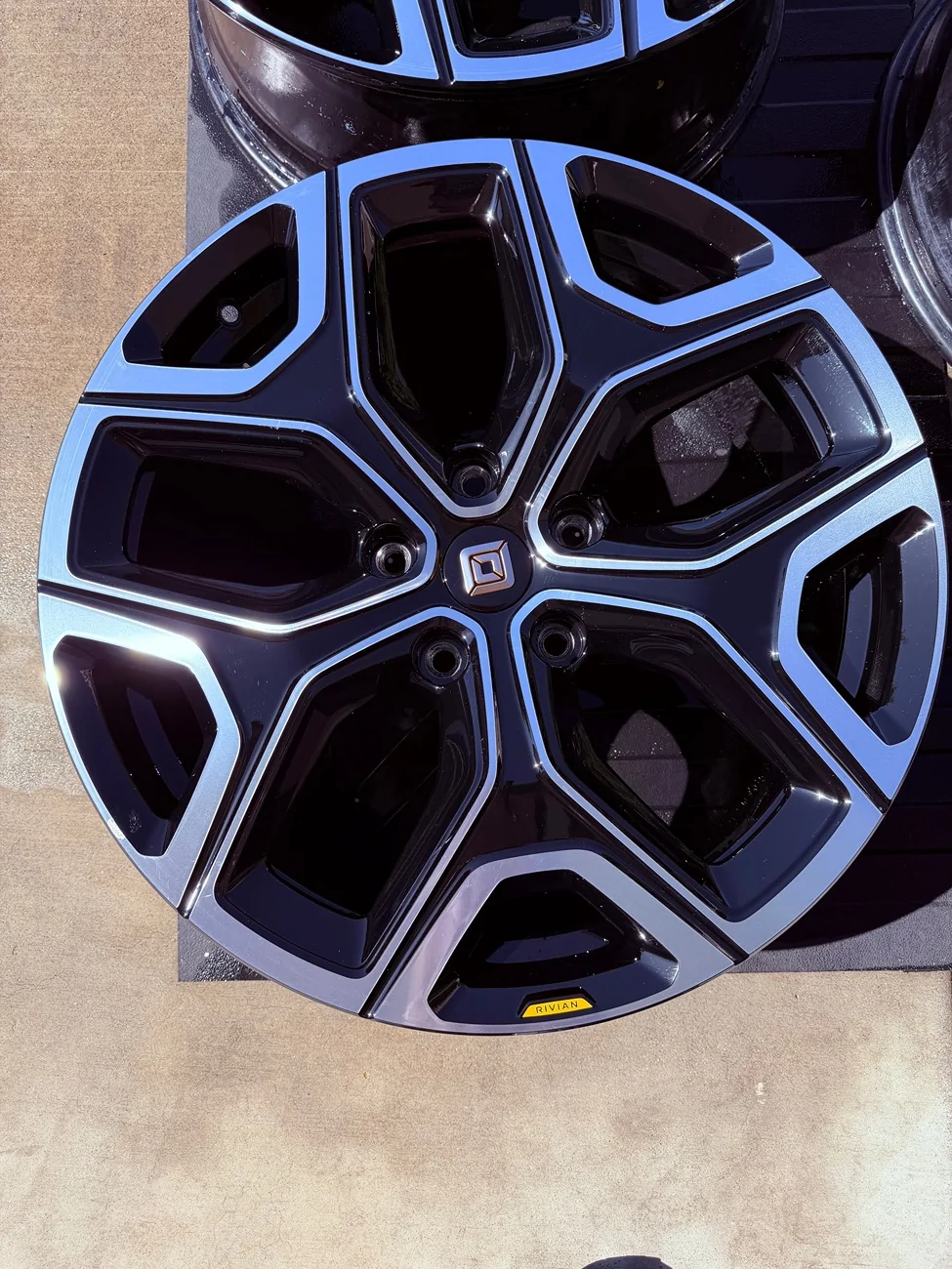 Rivian R1T R1S 22” bright sport wheels and tires IMG_5103