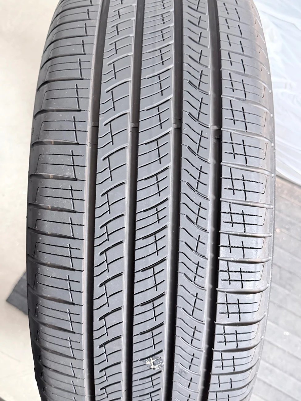 Rivian R1T R1S 22” bright sport wheels and tires IMG_5034