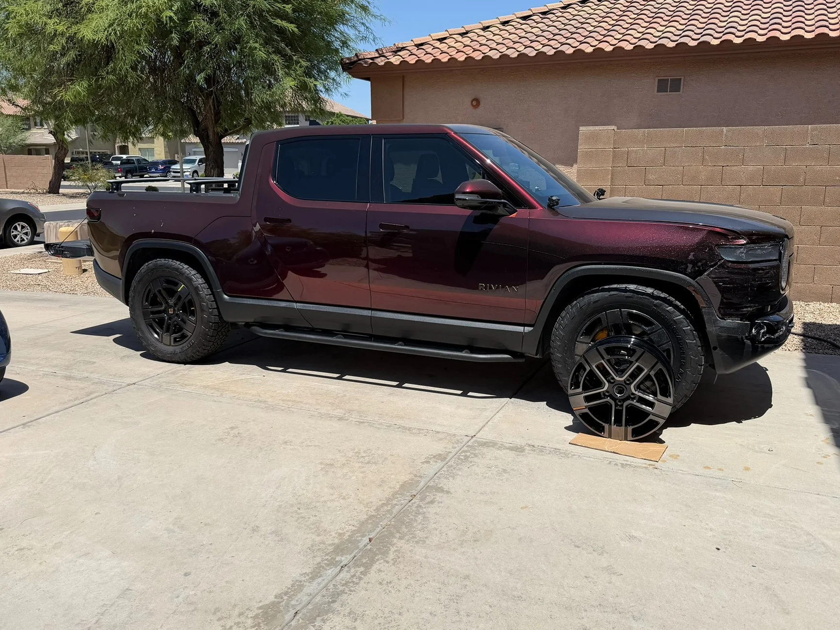 Rivian R1T R1S The dark AT wheels were silently changed so you don't know what you need/are getting 1783456534550-0n