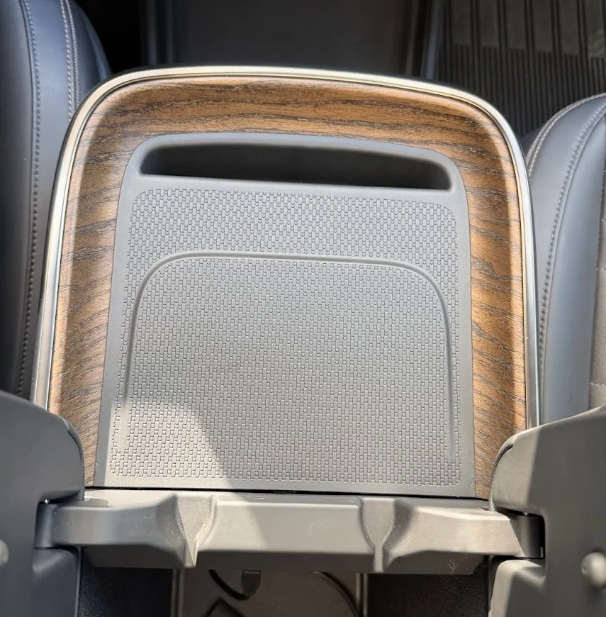 Rivian R1T R1S Gen 1 with Qi2 Wireless Charger Installed qi2 charger 1