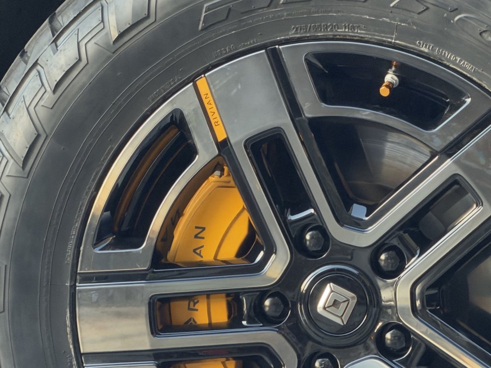 Rivian R1T R1S The dark AT wheels were silently changed so you don't know what you need/are getting L0_001.thumb.jpeg.ddfcbc0c0c7dab42501e050387f5ab03
