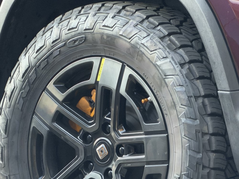 Rivian R1T R1S The dark AT wheels were silently changed so you don't know what you need/are getting L0_001.thumb.jpeg.41535df740d6fa4b306183447fcca69b