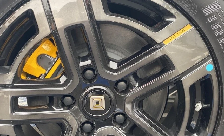 Rivian R1T R1S The dark AT wheels were silently changed so you don't know what you need/are getting 1783619804901-2g