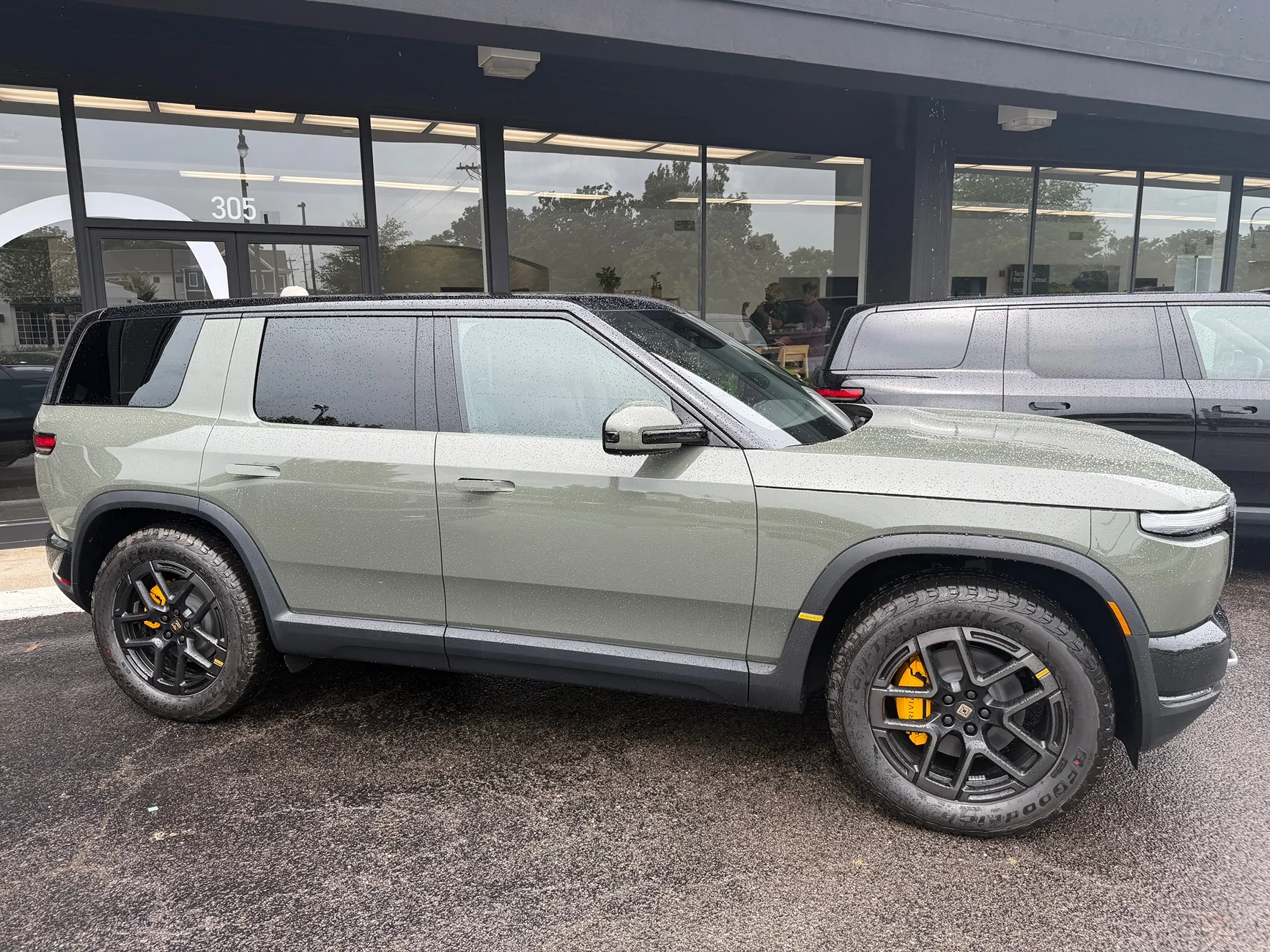 Rivian R1T R1S R2 Orders / VIN / Deliveries List Tracker + Stats 📊 IMG_1955
