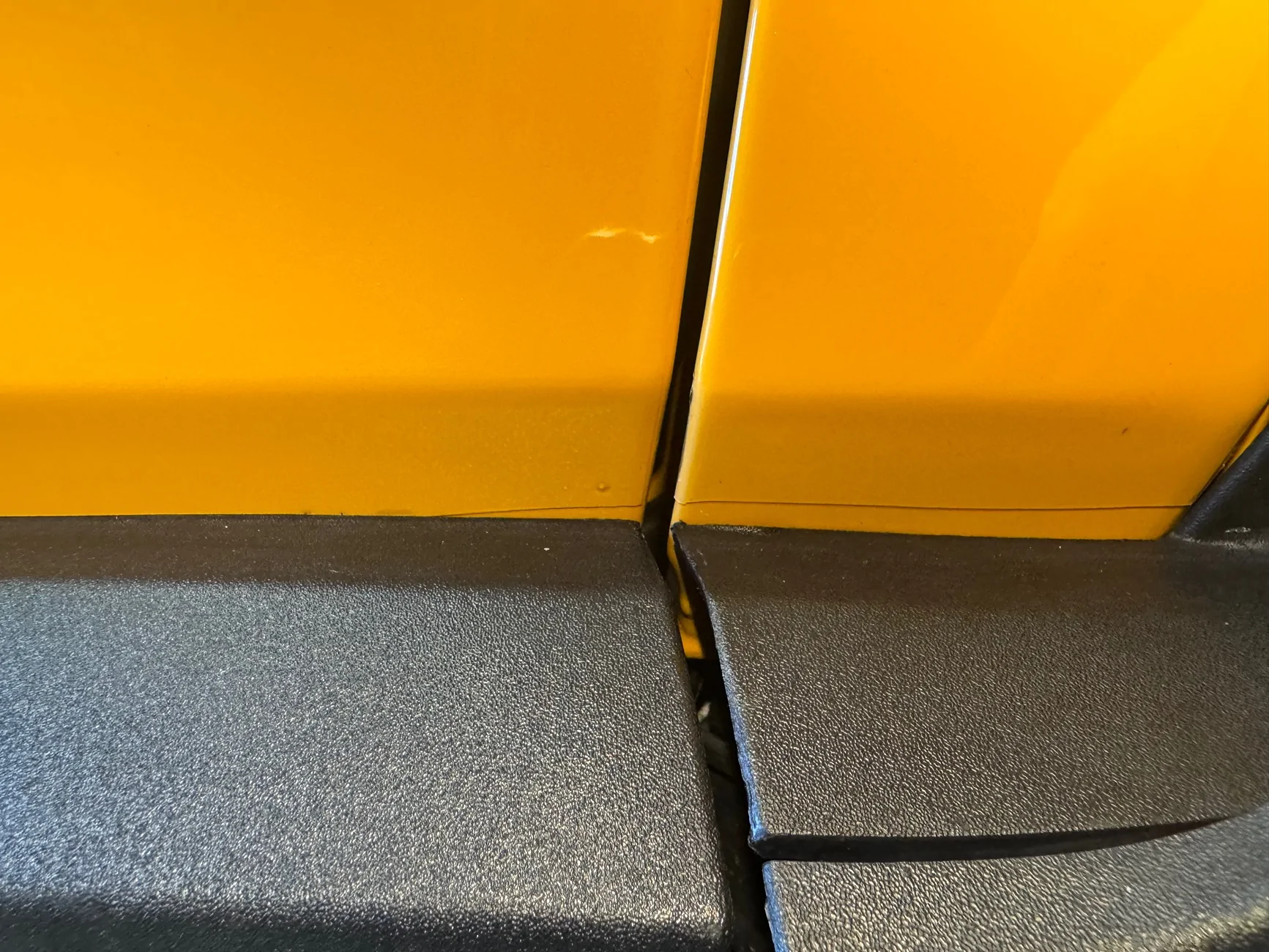 Rivian R1T R1S PPF recently applied, wondering about small imperfections IMG_3694