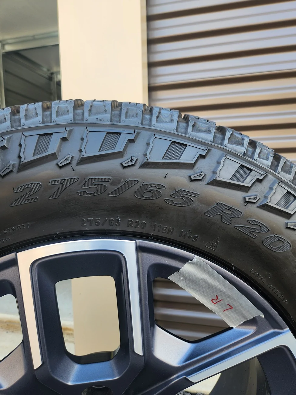 Rivian R1T R1S 20" Bright wheels and tires set of 4 20260710_102305(1)