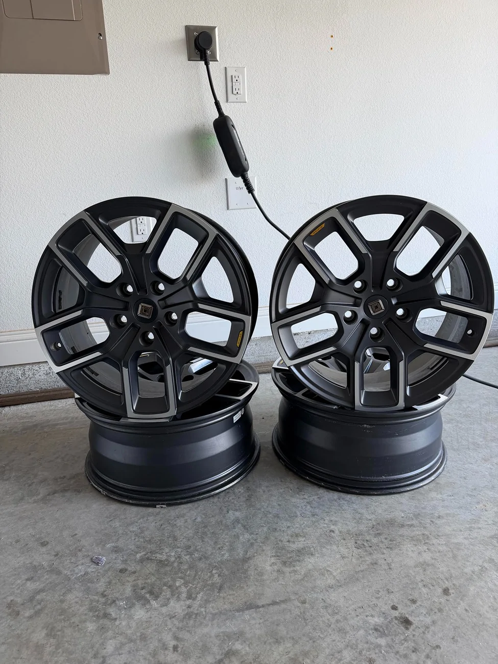 Rivian R1T R1S F/S - 20" All-Terrain Wheels -- EXCELLENT CONDITION unnamed 5