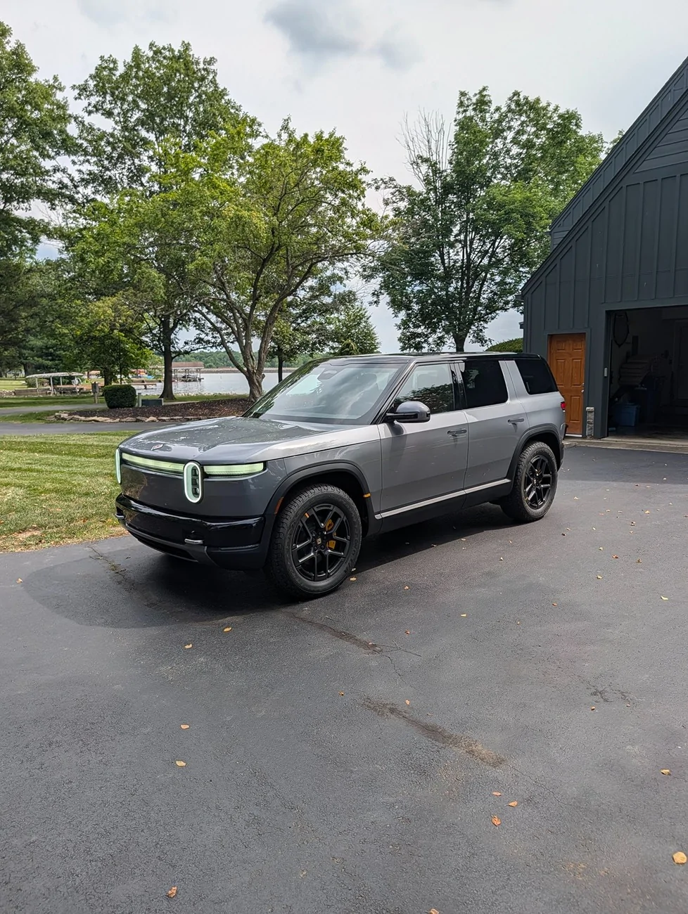 Rivian R1T R1S R2 (Esker Silver) Road Trip Report esker silver r2 rivian delivery 2