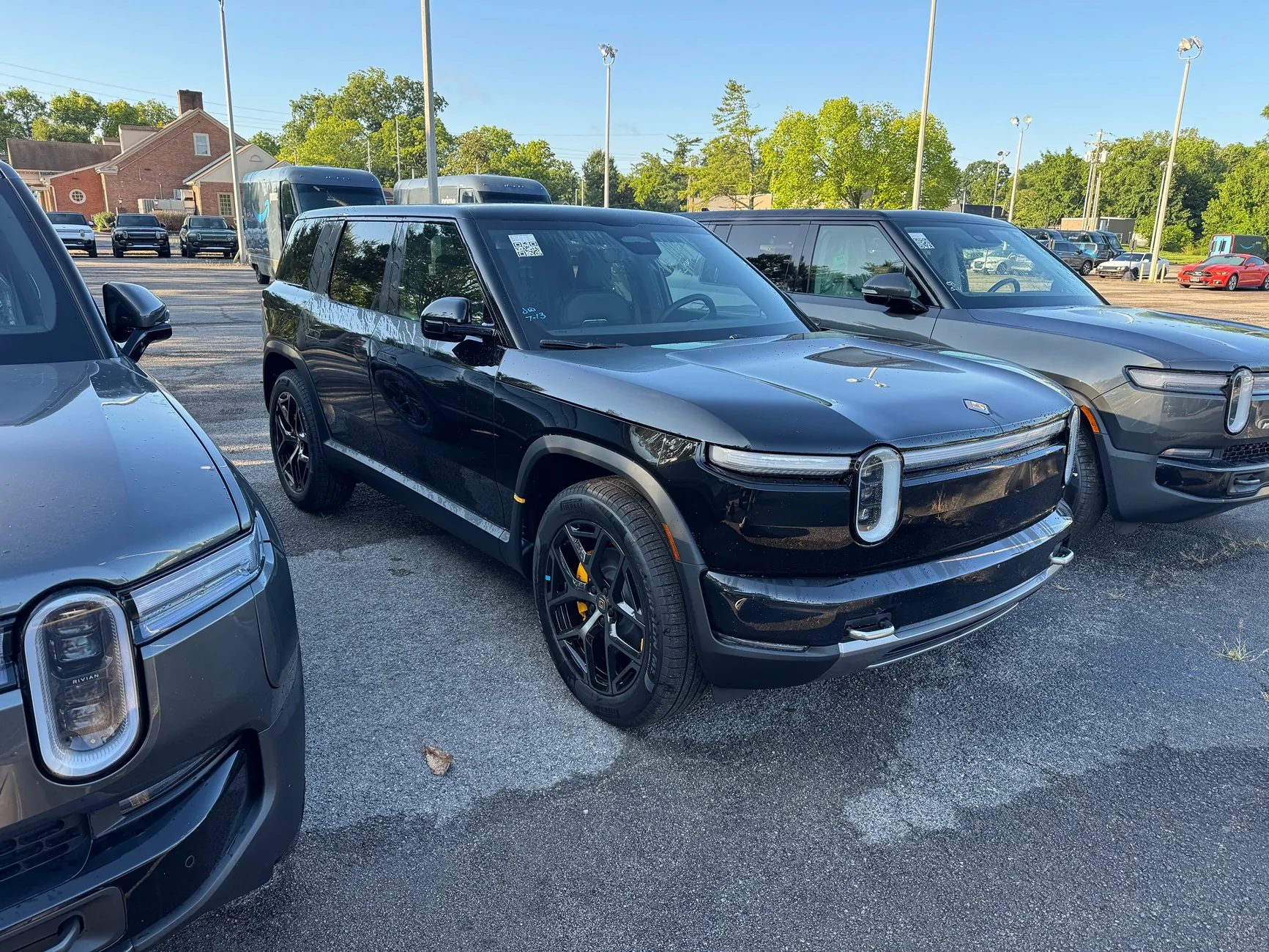 Rivian R1T R1S Midnight R2 siting IMG_6349
